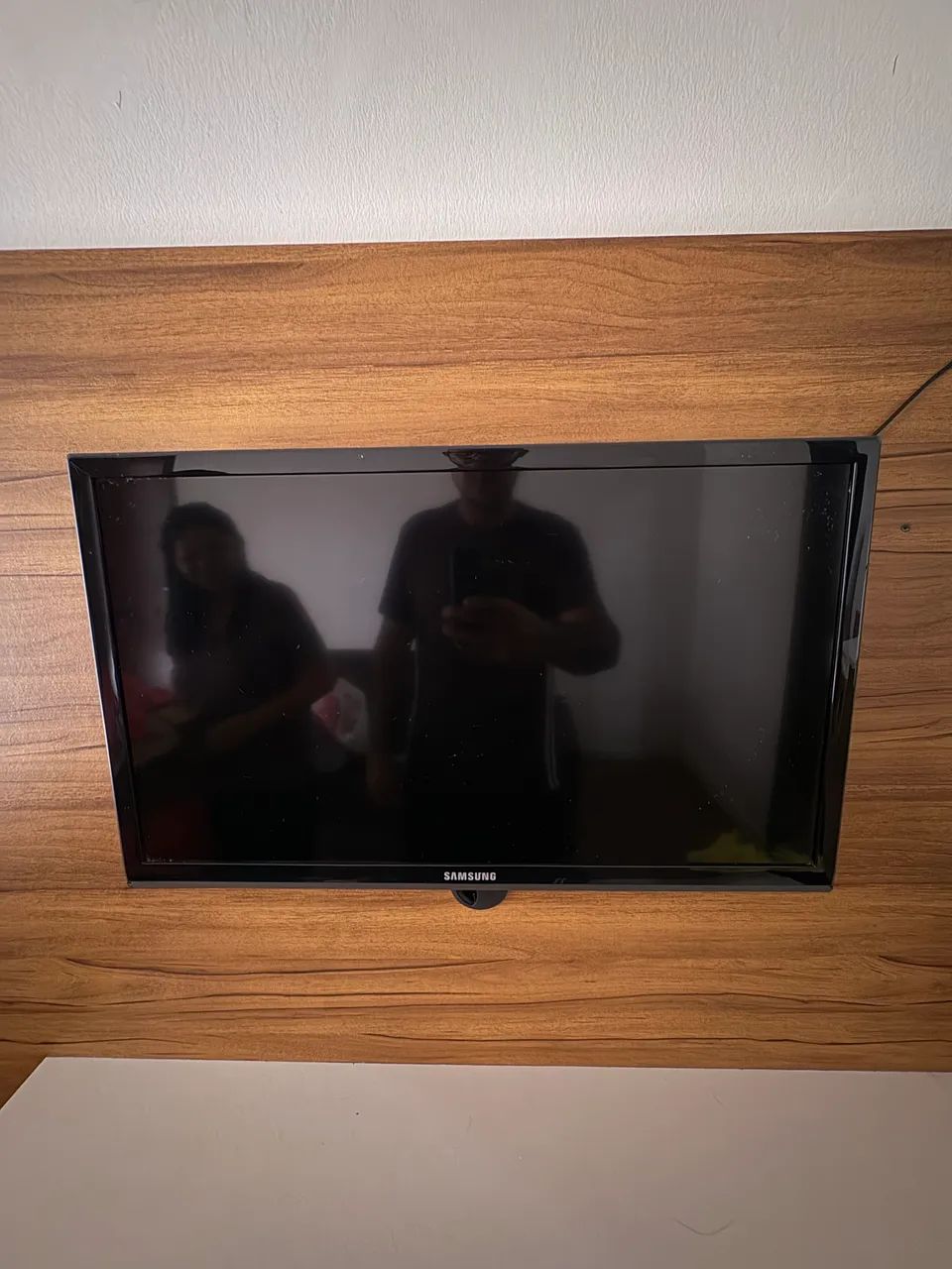 Painel para TV com Rack Suspenso - Amadeirado e Branco - Foto 3
