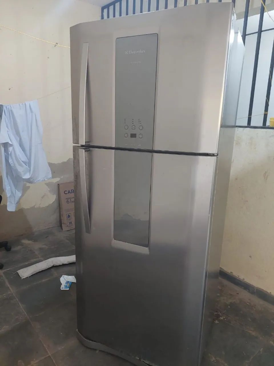 Vendo geladeira com defeito - Foto 2
