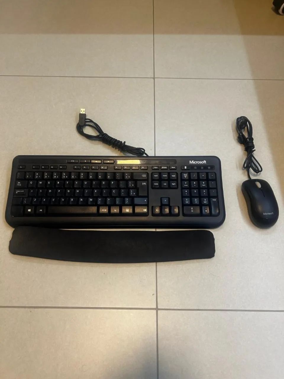 Microsoft Wired Keyboard 600 + Mouse + Apoio de Teclado