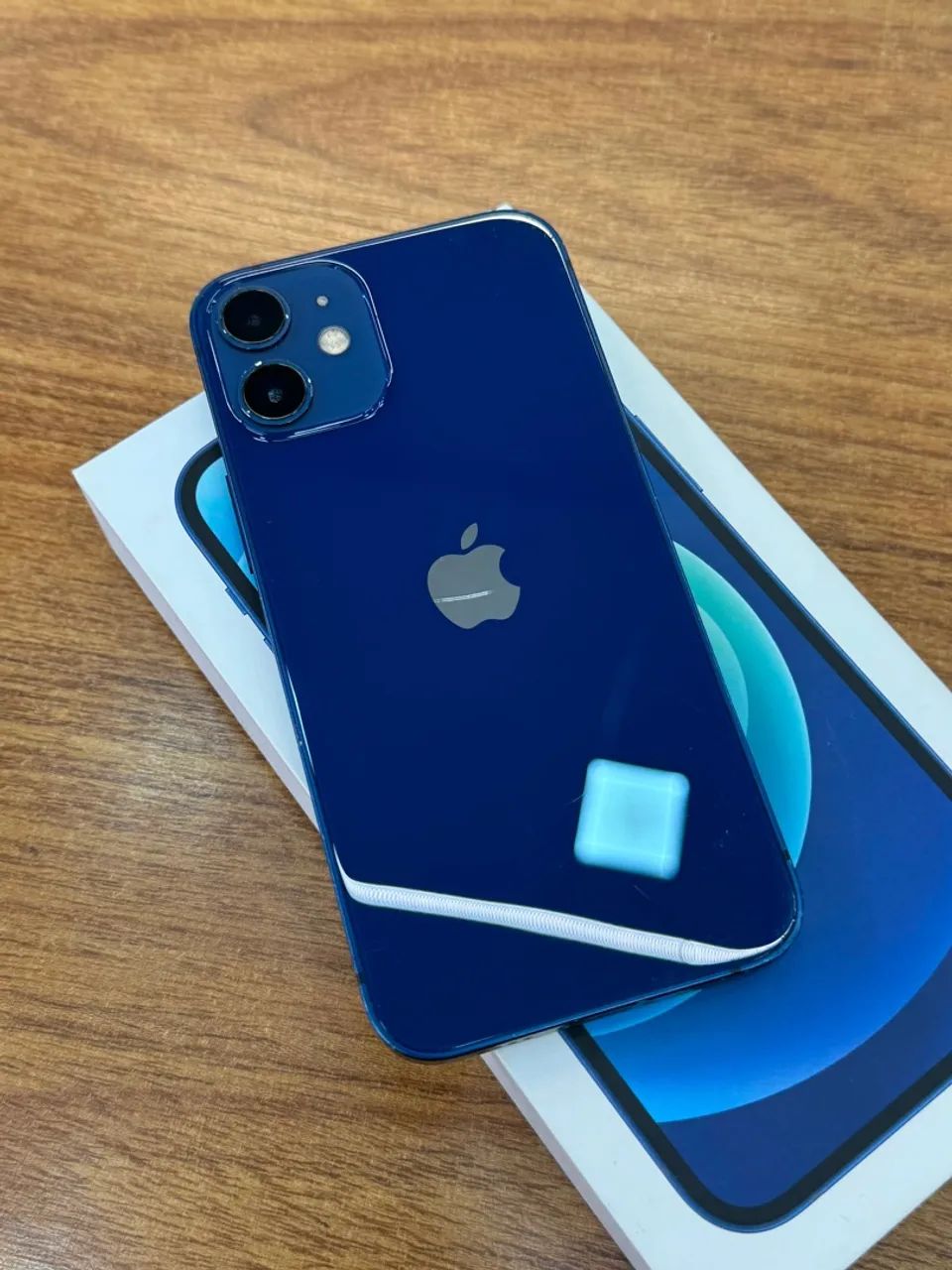 iPhone 12 MINI 64gb AZUL Seminovo * *Tela original!* - Celulares e