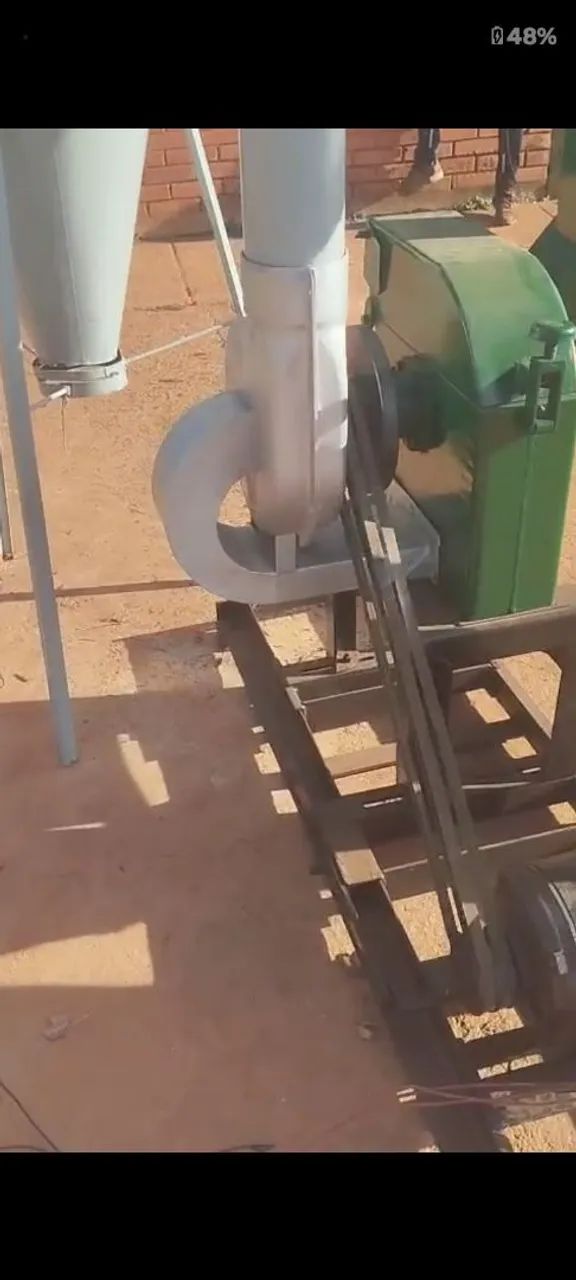 Vendo triturador forrageira  - Foto 2