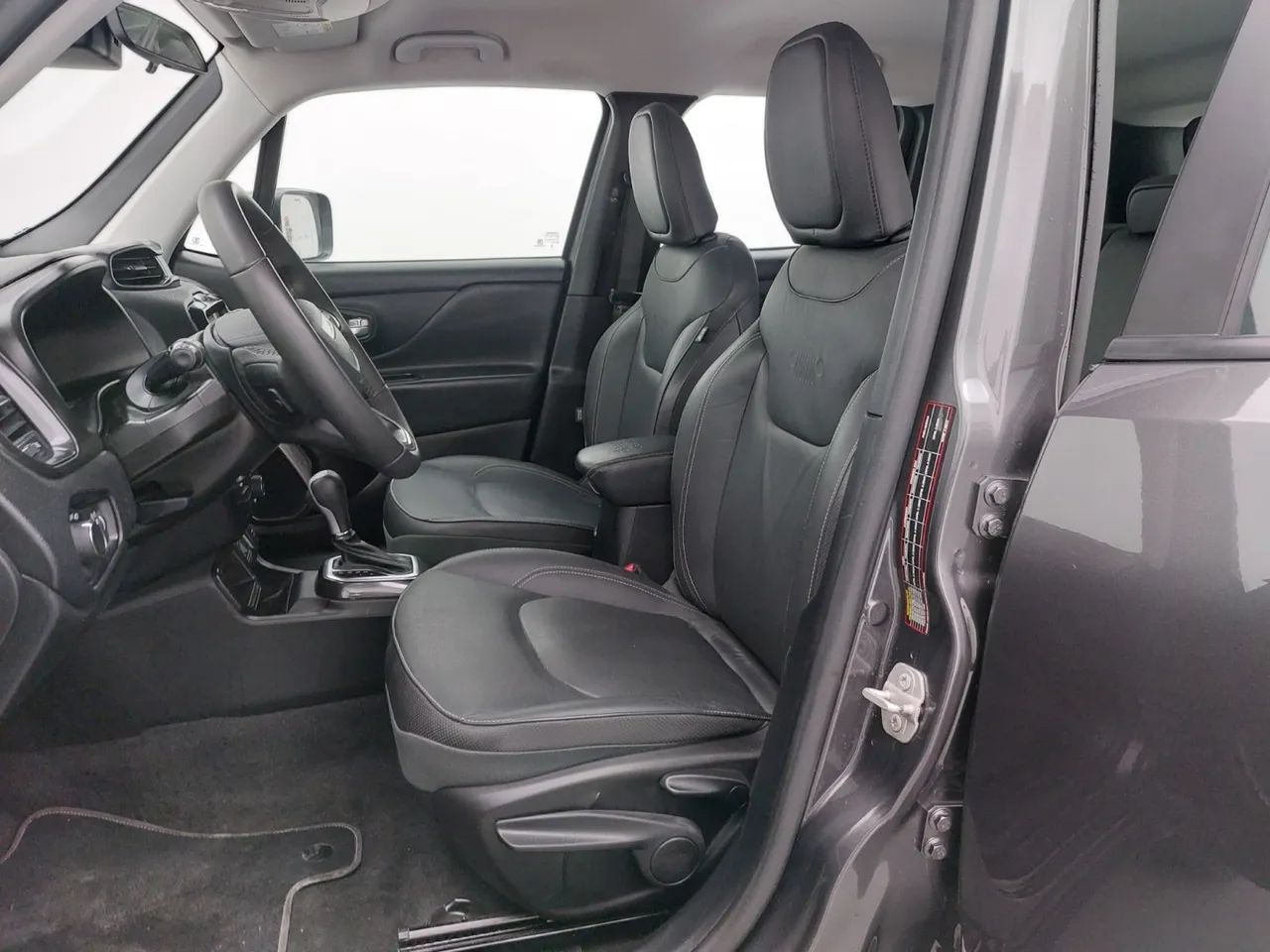 Jeep Renegade Long. T270 1.3 TB 4x2 Flex Aut., foto 16 de 18