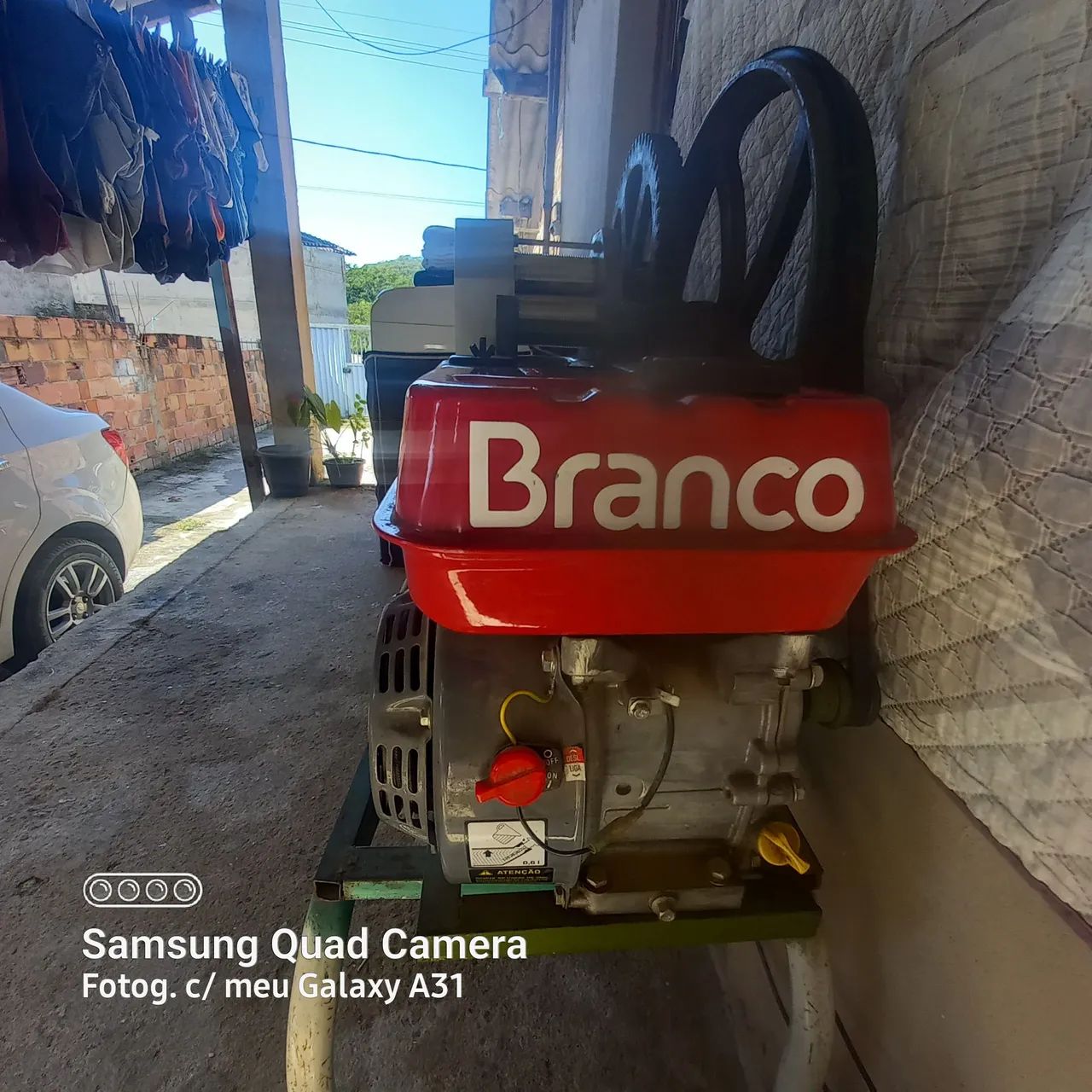 Moenda rolos de inox á gasolina.