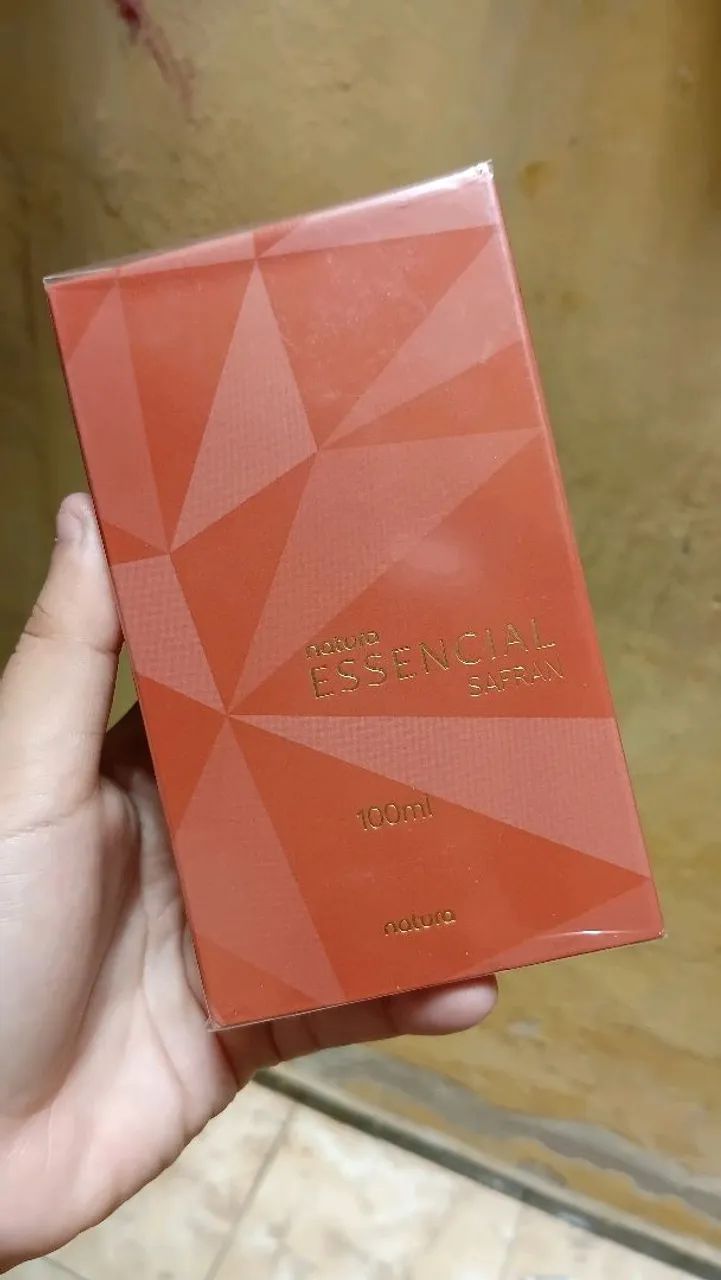 PERFUME ESSENCIAL MASCULINO                          R$ 180,00