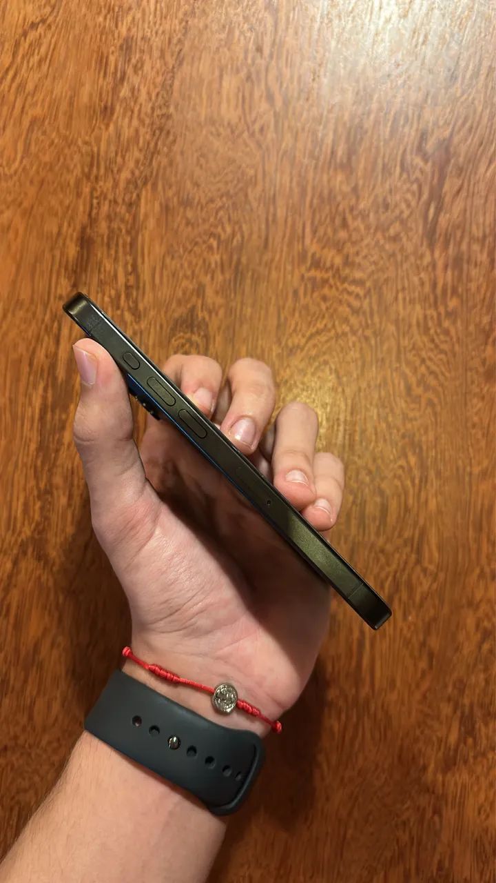 IPHONE 15 PRO  - Foto 4
