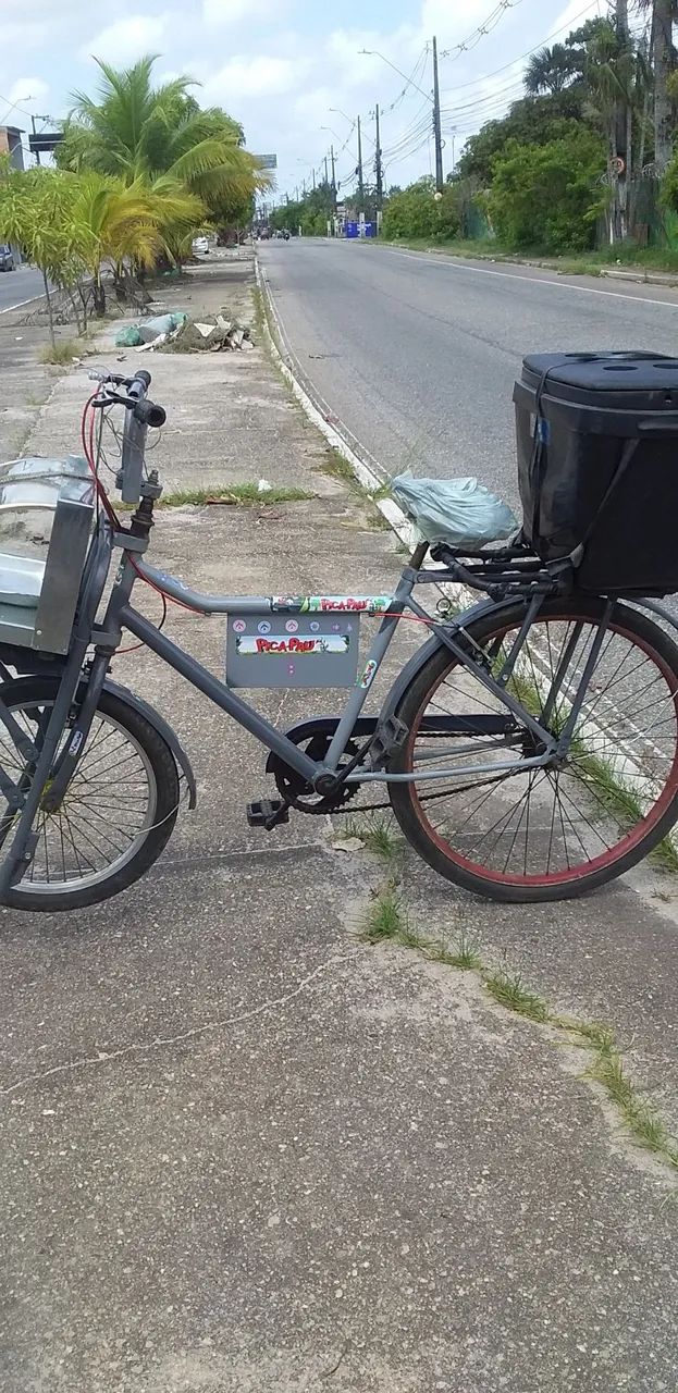 Bicicleta cargueira para venda de lanche