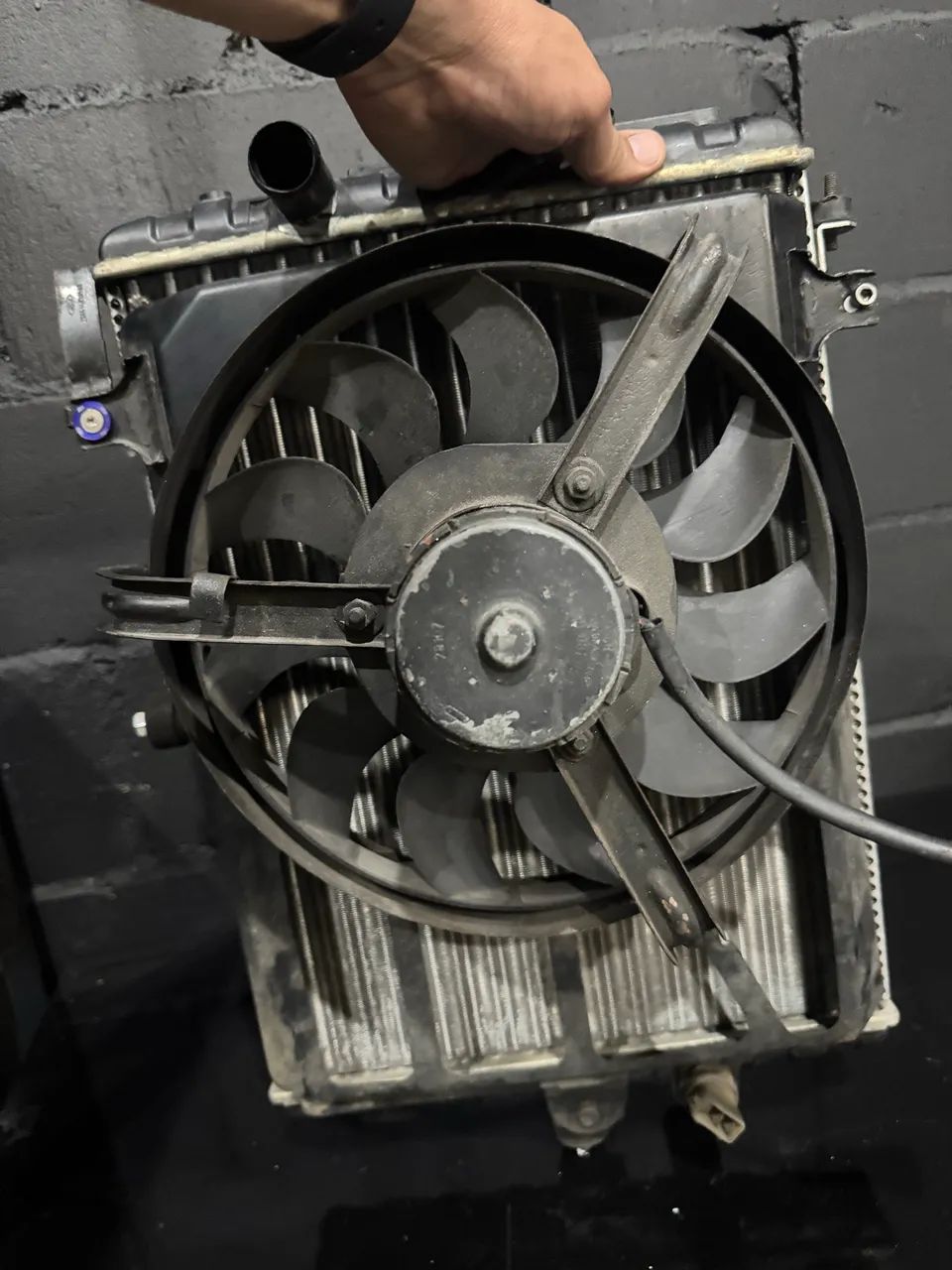 Radiador VW Gol com ventoinha e sensor  - Foto 4