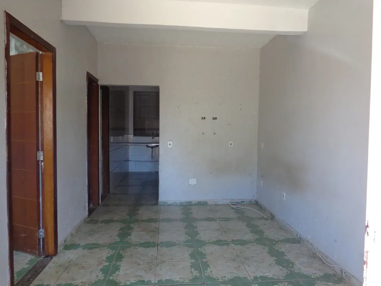 QR 110 Ótimo Apartamento Terreo com 2 Quartos Escriturado Lado Metrô em Samambaia Sul  DF - Foto 5