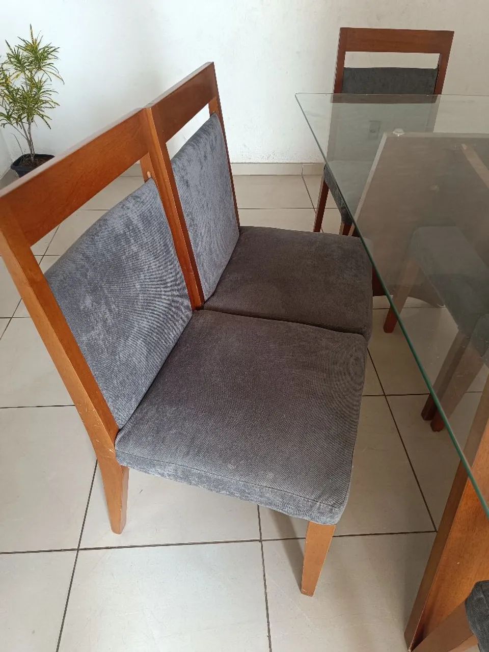 Mesa de jantar com 6 cadeiras em madeira  - Foto 2