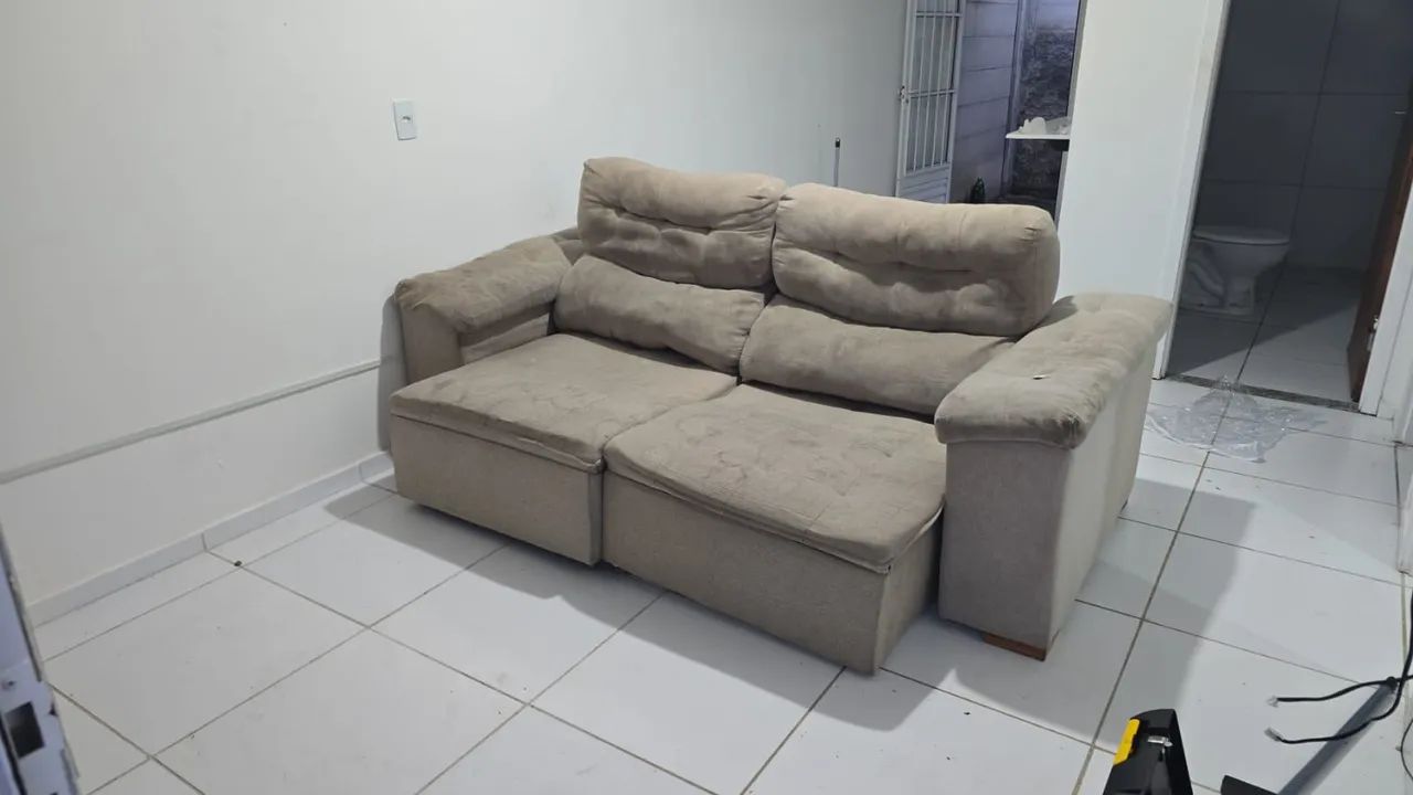 Sofá retrátil 3 lugares - Foto 2