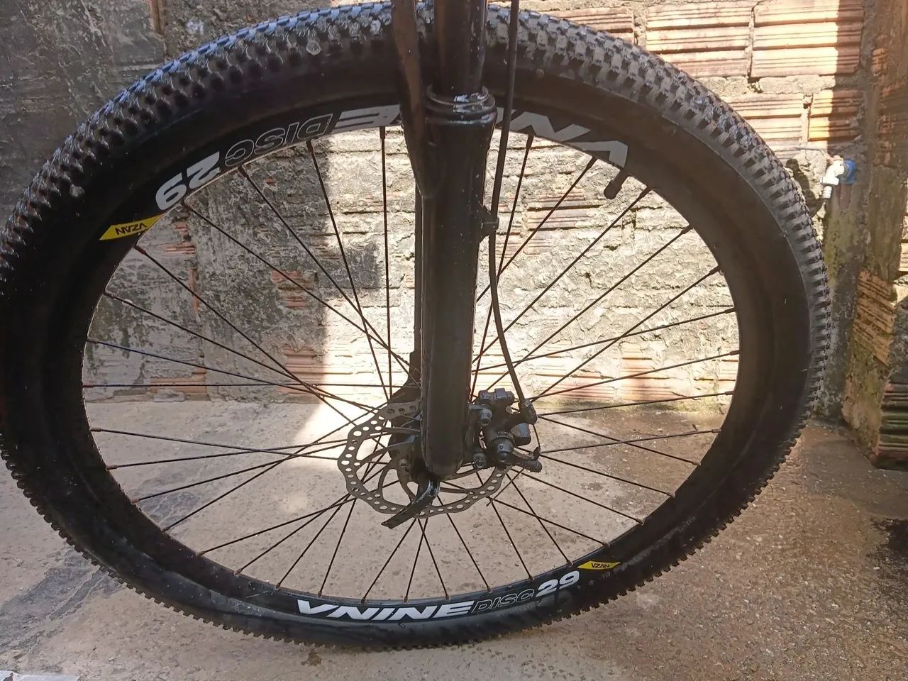 Bicicleta aro 29 azul top - Foto 3