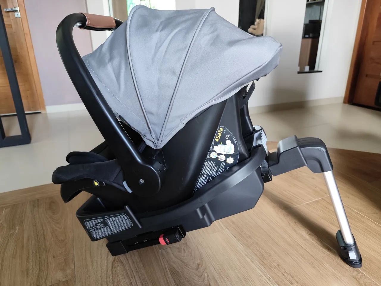 Bebê Conforto Safety 1st com Isofix - Foto 3