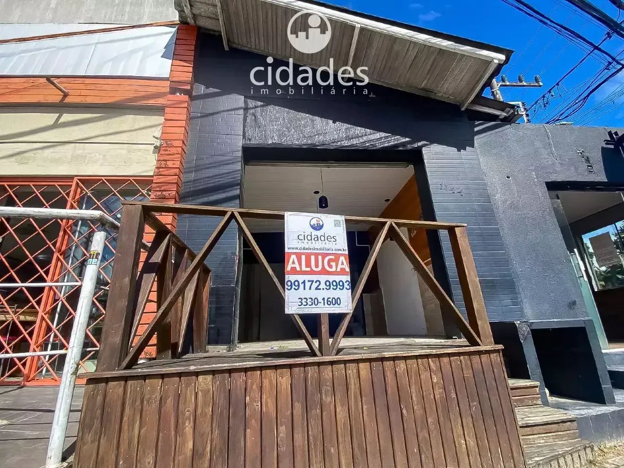Loja comercial 40m² com lavabo muito bem localizada no Itacorubi, Florianópolis