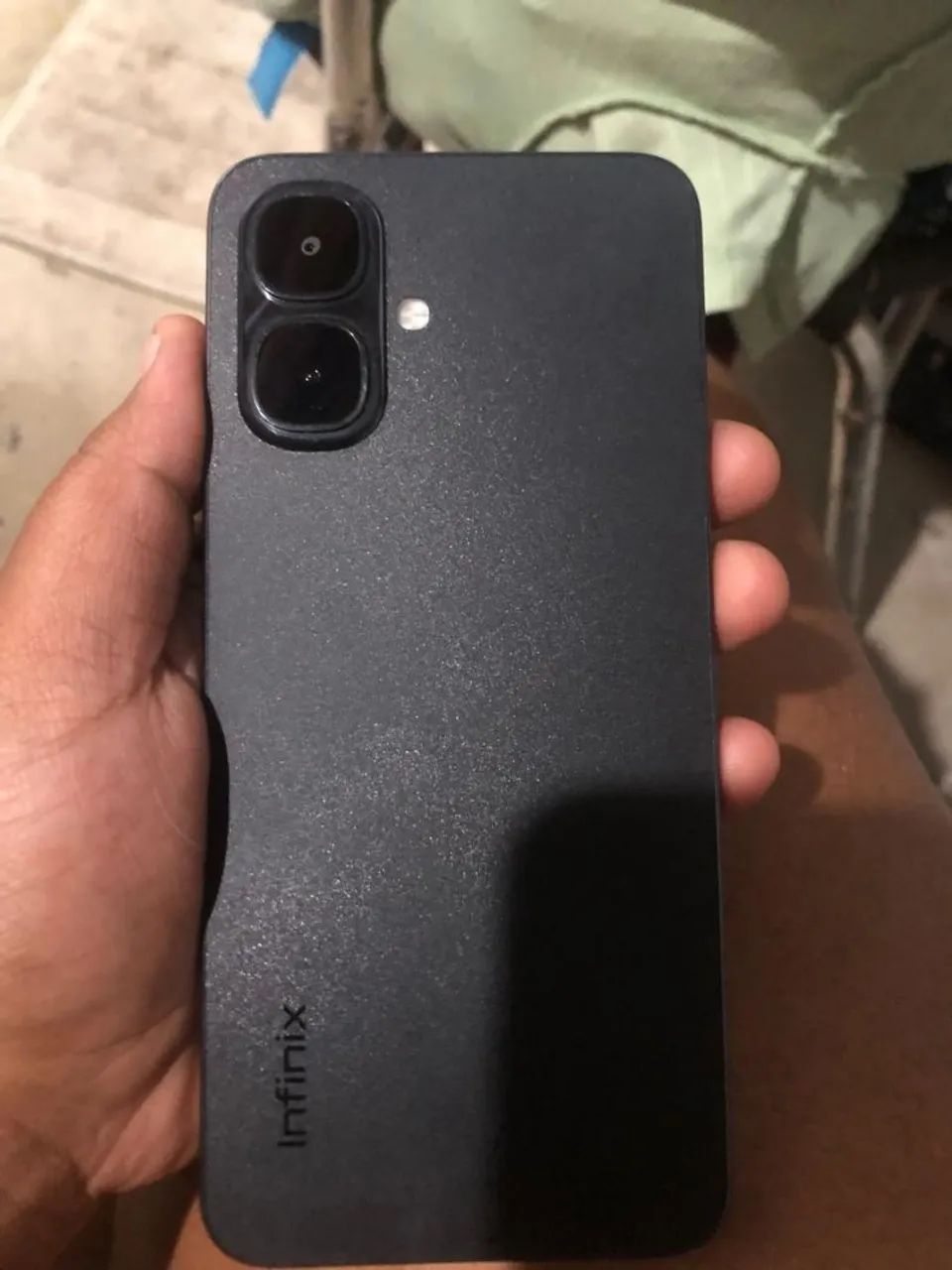 Um celular infinix S10 