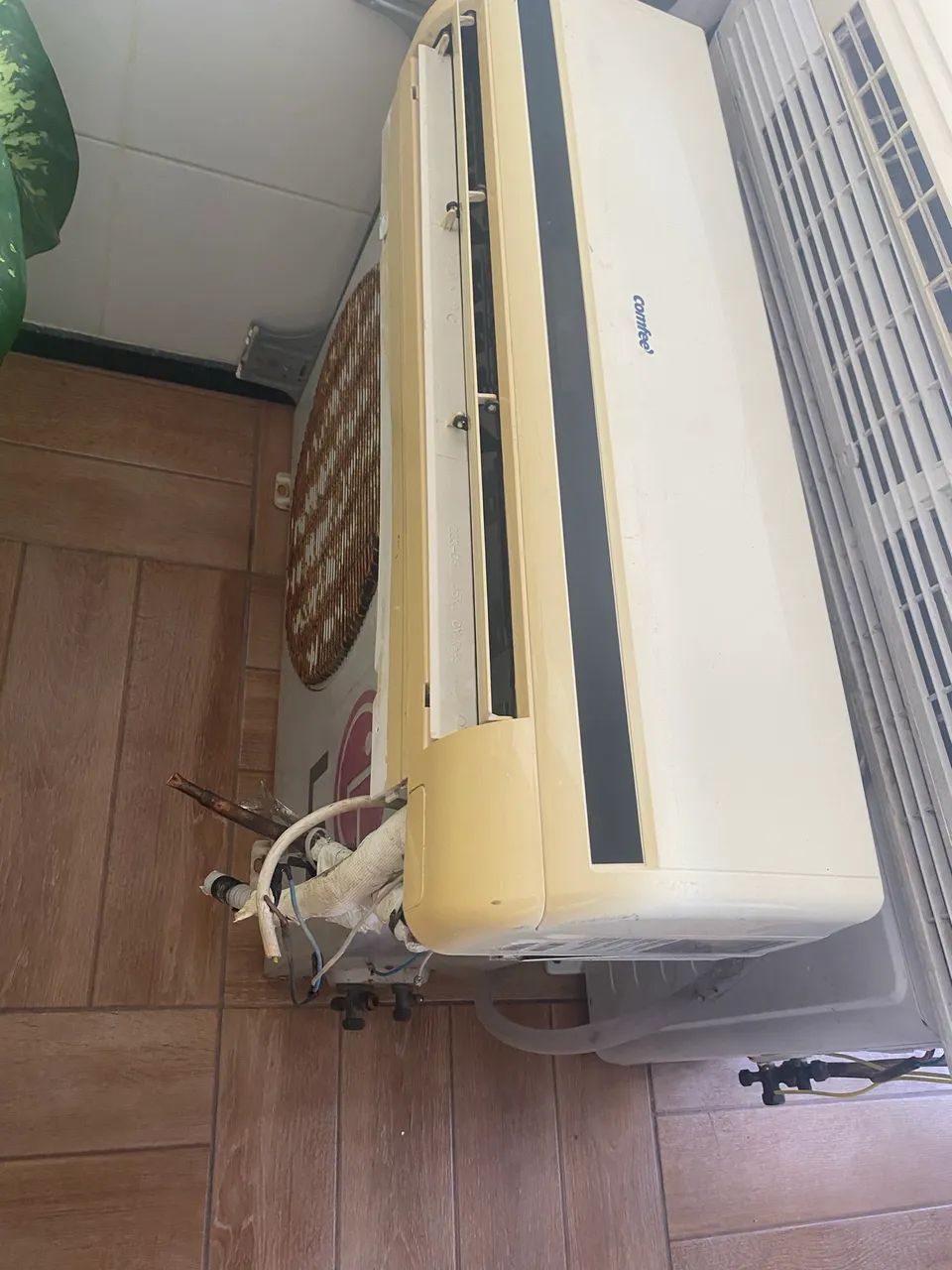 2 ar condicionados funcionando