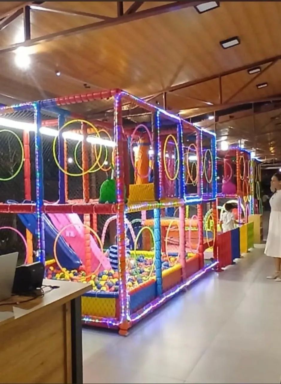 Brinquedos, Kidplay e playground 