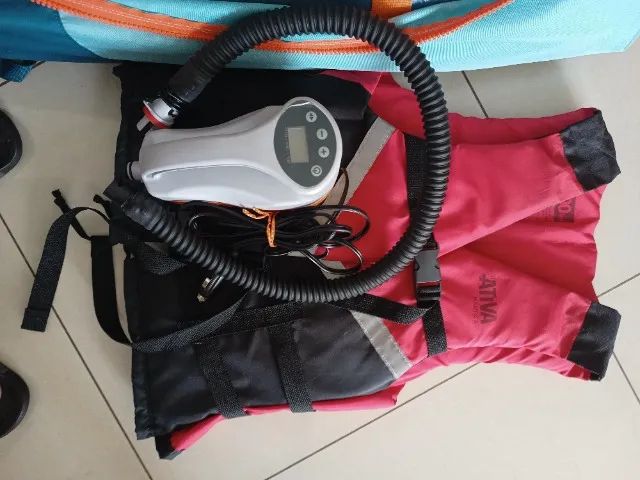 Kit Prancha de Standup inflável com bomba eletrica, remo hibrido, colete e mochila transp. - Foto 5