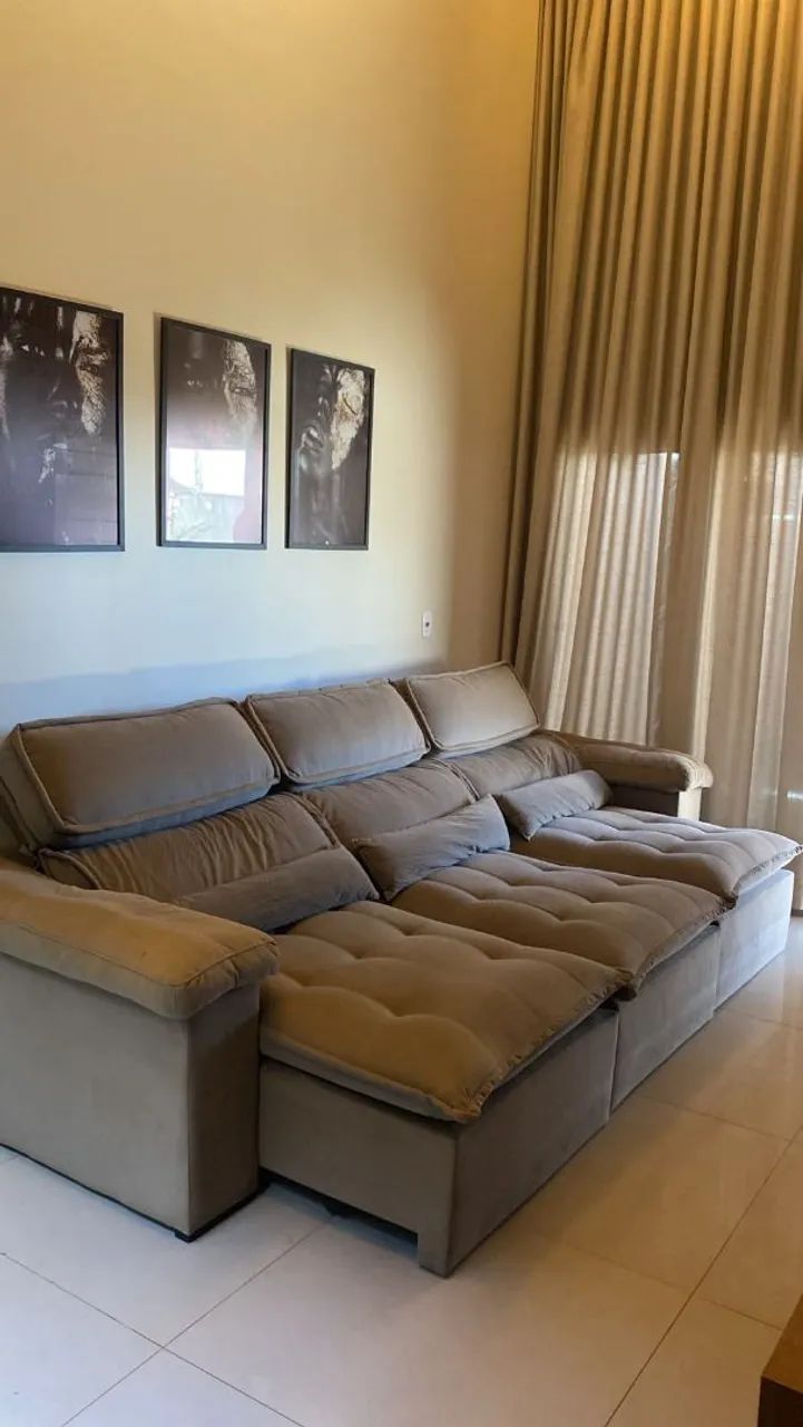 Vendo sofá de altíssima qualidade e padrão.