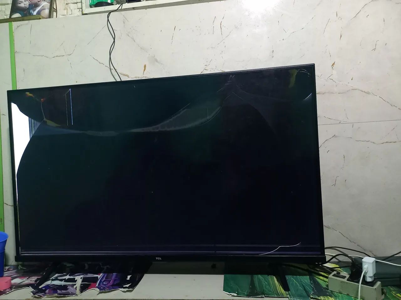 Tv tcl 43 com tela quebrada 