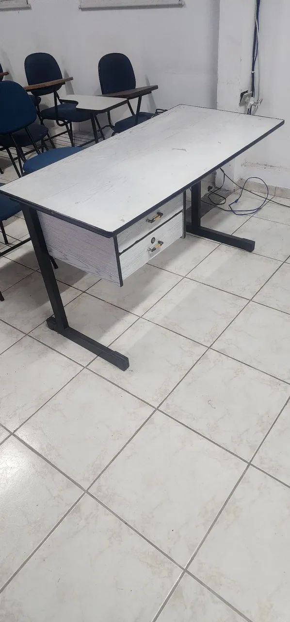 Escrivaninha com 2 gavetas  - Foto 2
