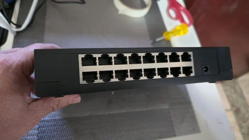 Switch Tp-link Tl-sf1016d 16 Portas Fast - Usado - Foto 4
