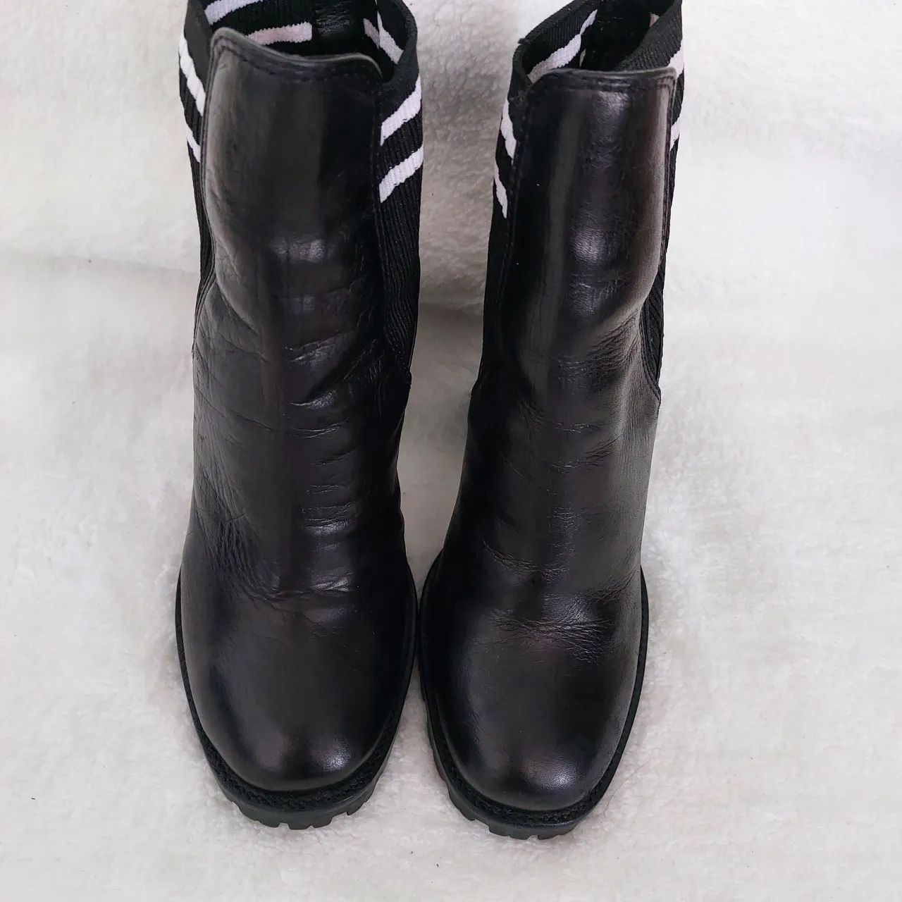 Bota Schutz preta 35  - Foto 2