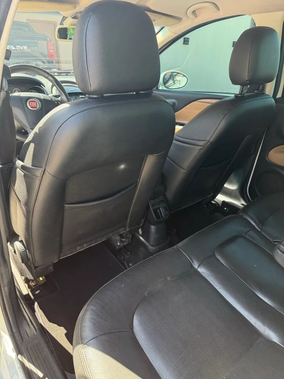 Fiat Linea Absolute 1.9/1.8 Flex Dualogic 4P 2015 - Foto 3