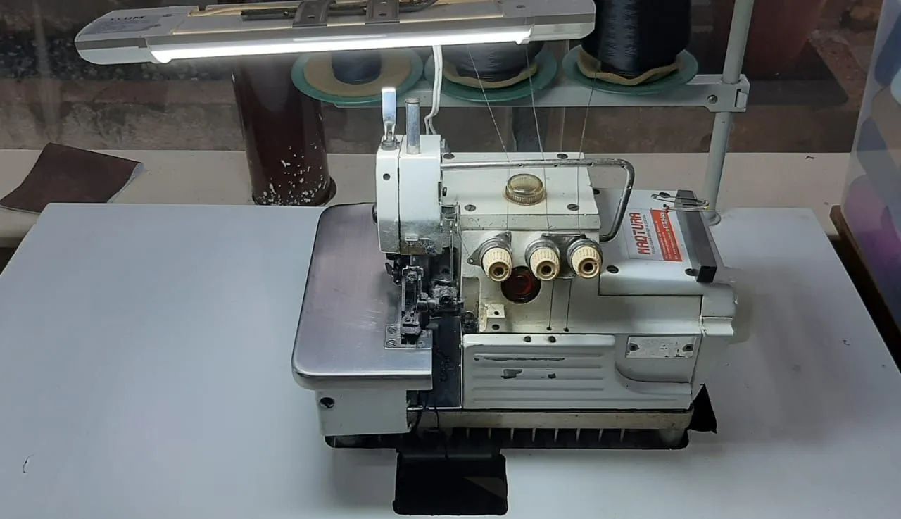 Máquina de costura industrial 