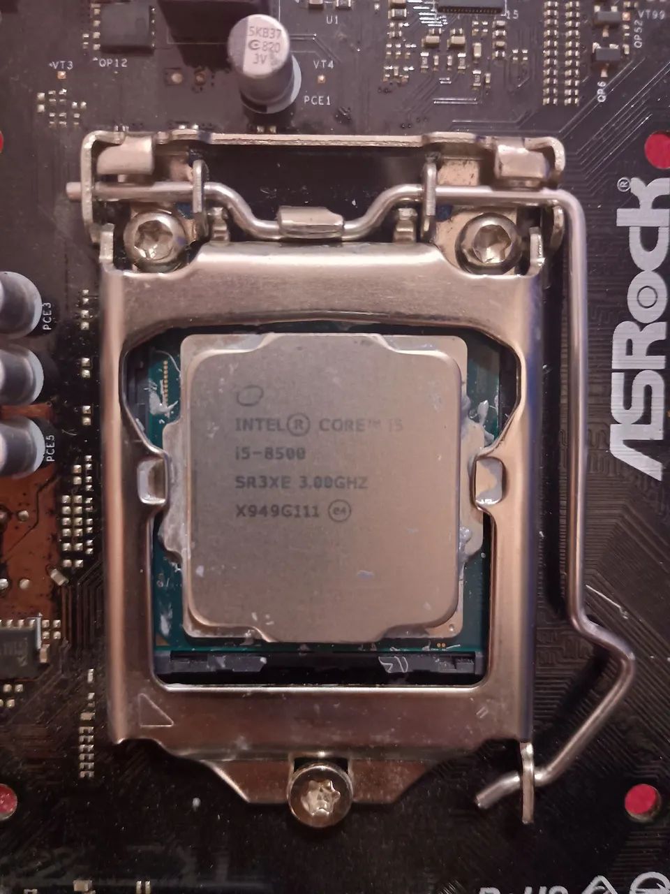 KIT INTEL PLACA MAE E PROCESSADOR AM4 COM GRÁFICO INTEGRADO  - Foto 2