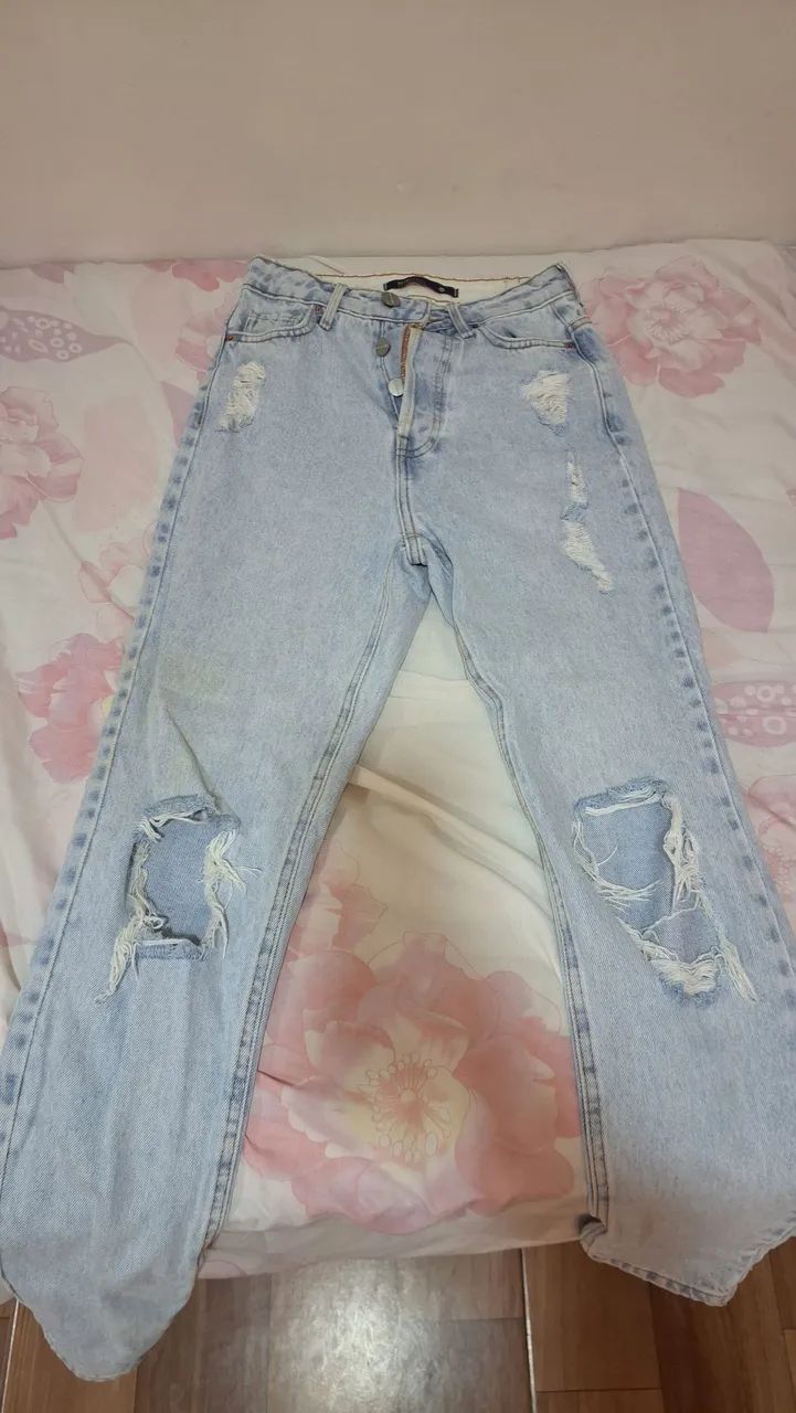 calça jeans destroyed, tamanho 34