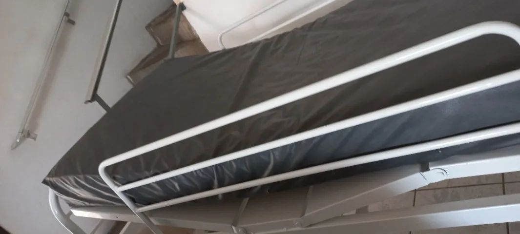 Cama Hospitalar Poco Usada - Foto 4