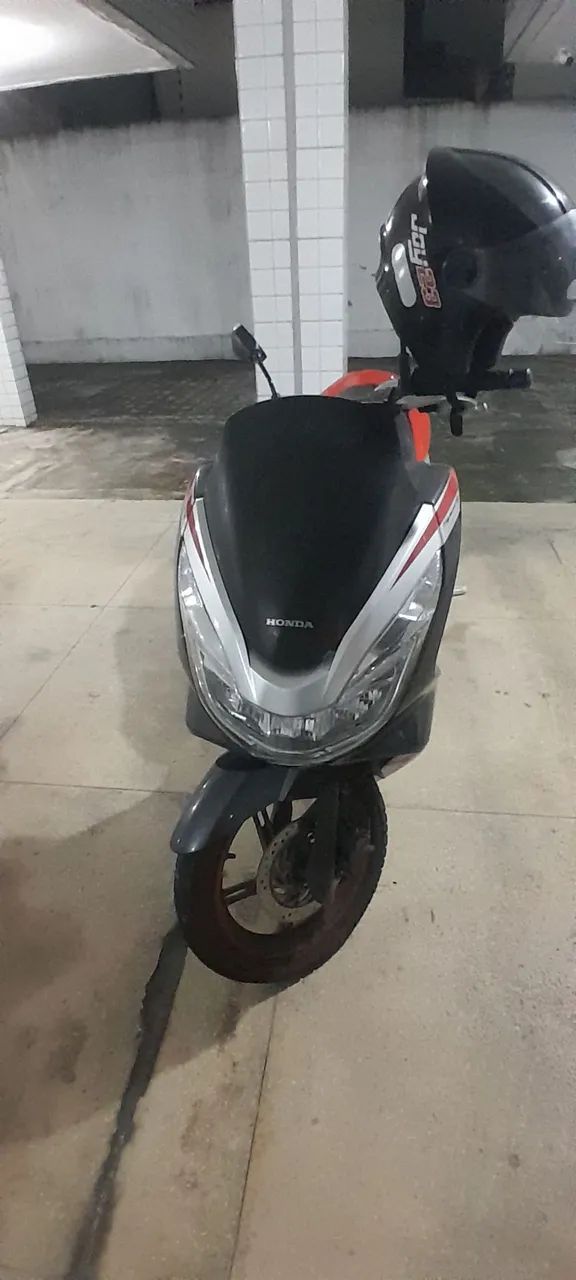 Vendo PCX bem novinha