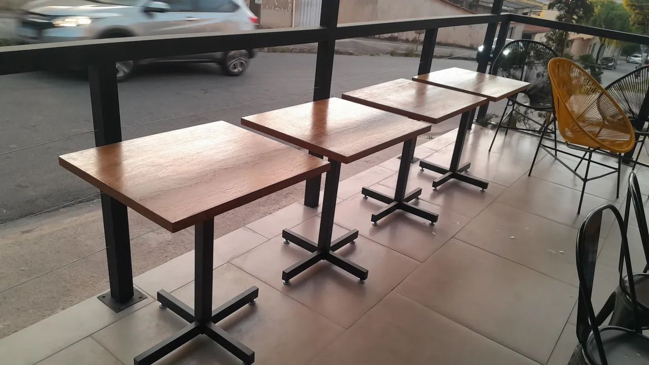 Mesa para restaurantes (não tenho cadeiras)