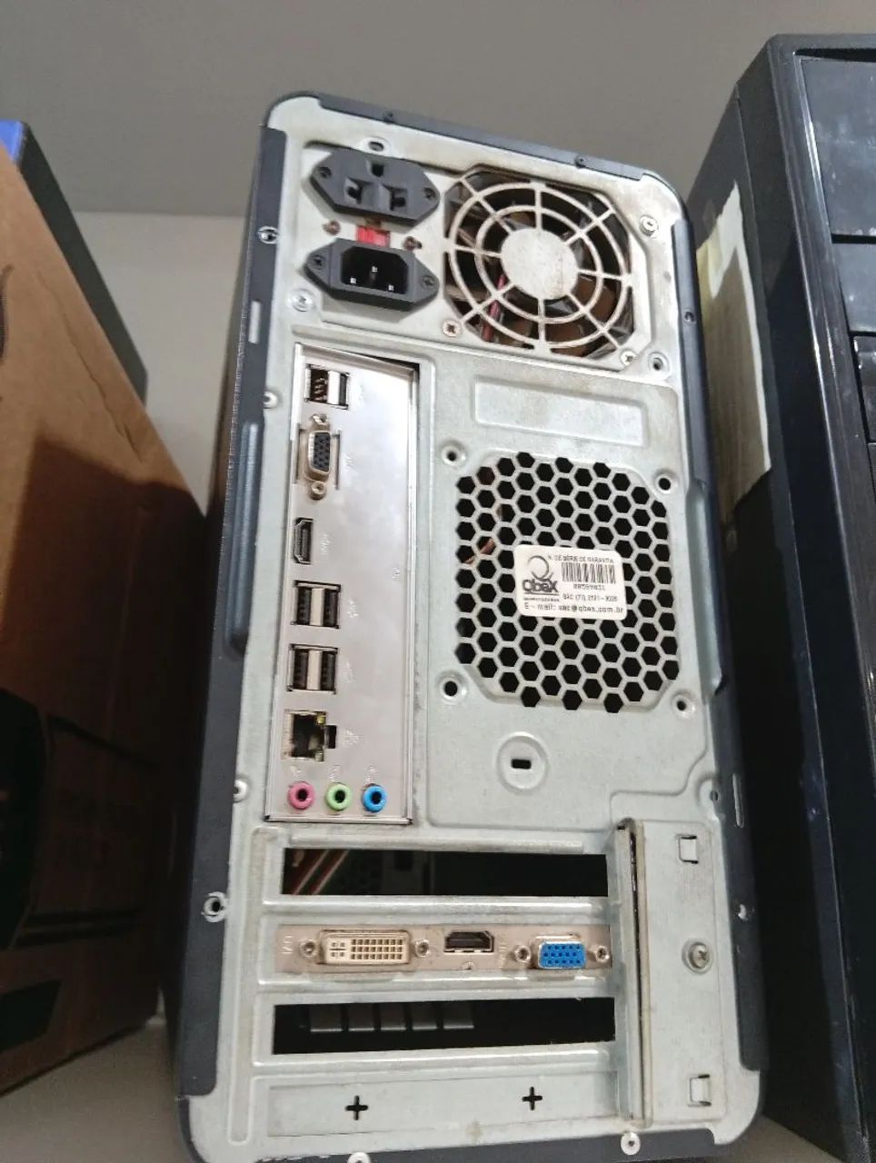 PC com Intel i3 , obs : não sei cê está funcionando corretamente 