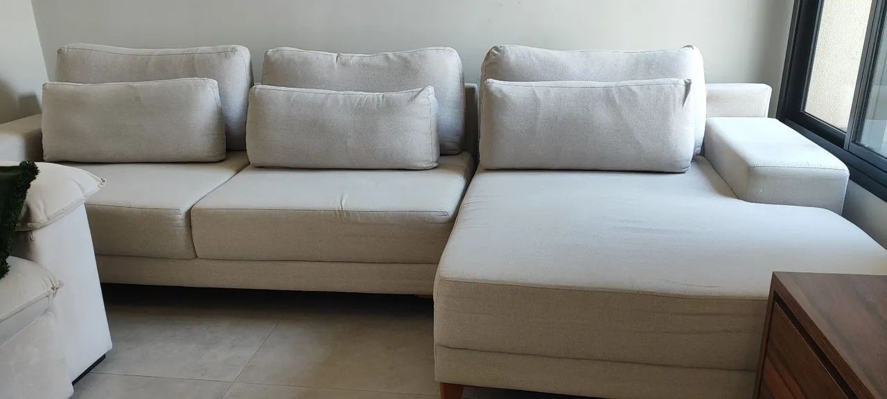 Sofá com chaise