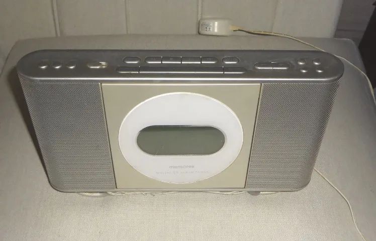 Rádio Relógio Digital CD Memorex - Foto 4
