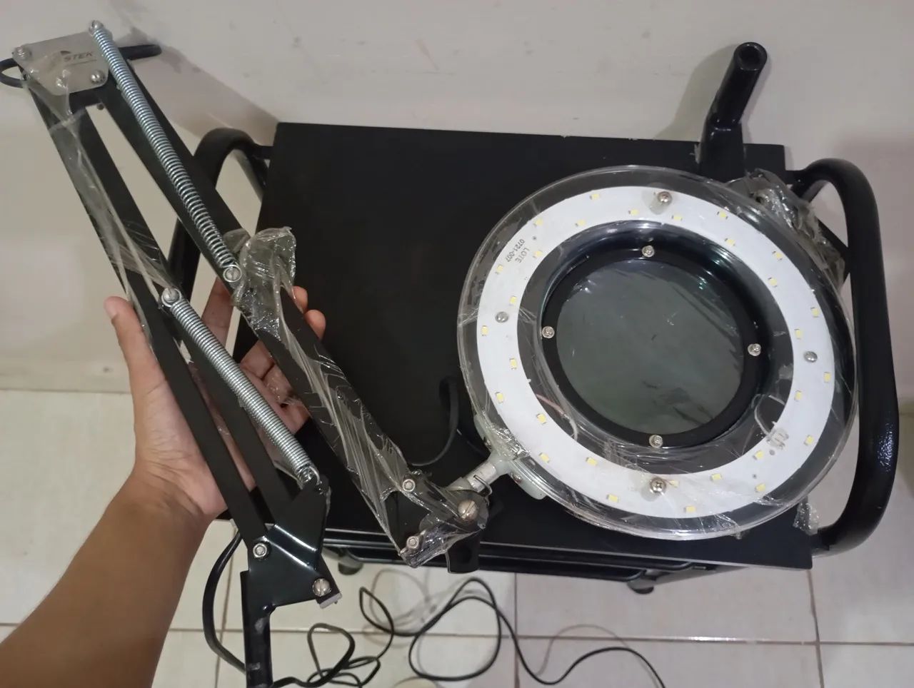 Lupa led luminária+ carrinho auxiliar  - Foto 4