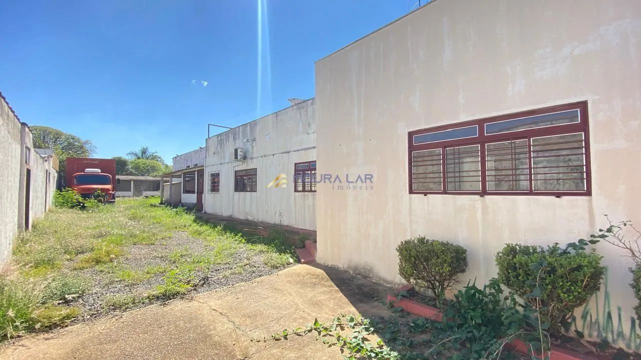 Imóvel Comercial à Venda no Centro  Barracão + Sobrado. - Foto 5