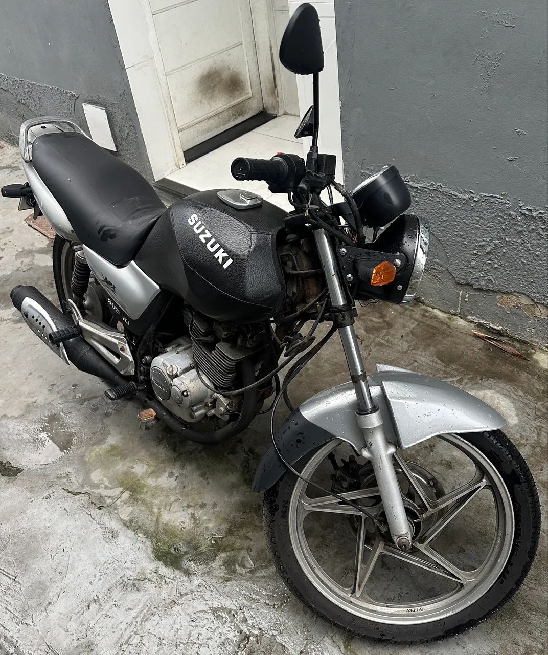 Suzuki yes com documento em dia e preço barato 