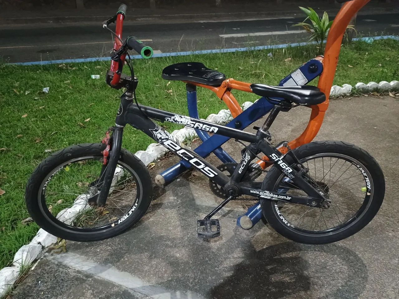 Vendo uma bicicleta BMX aro 20  - Foto 2