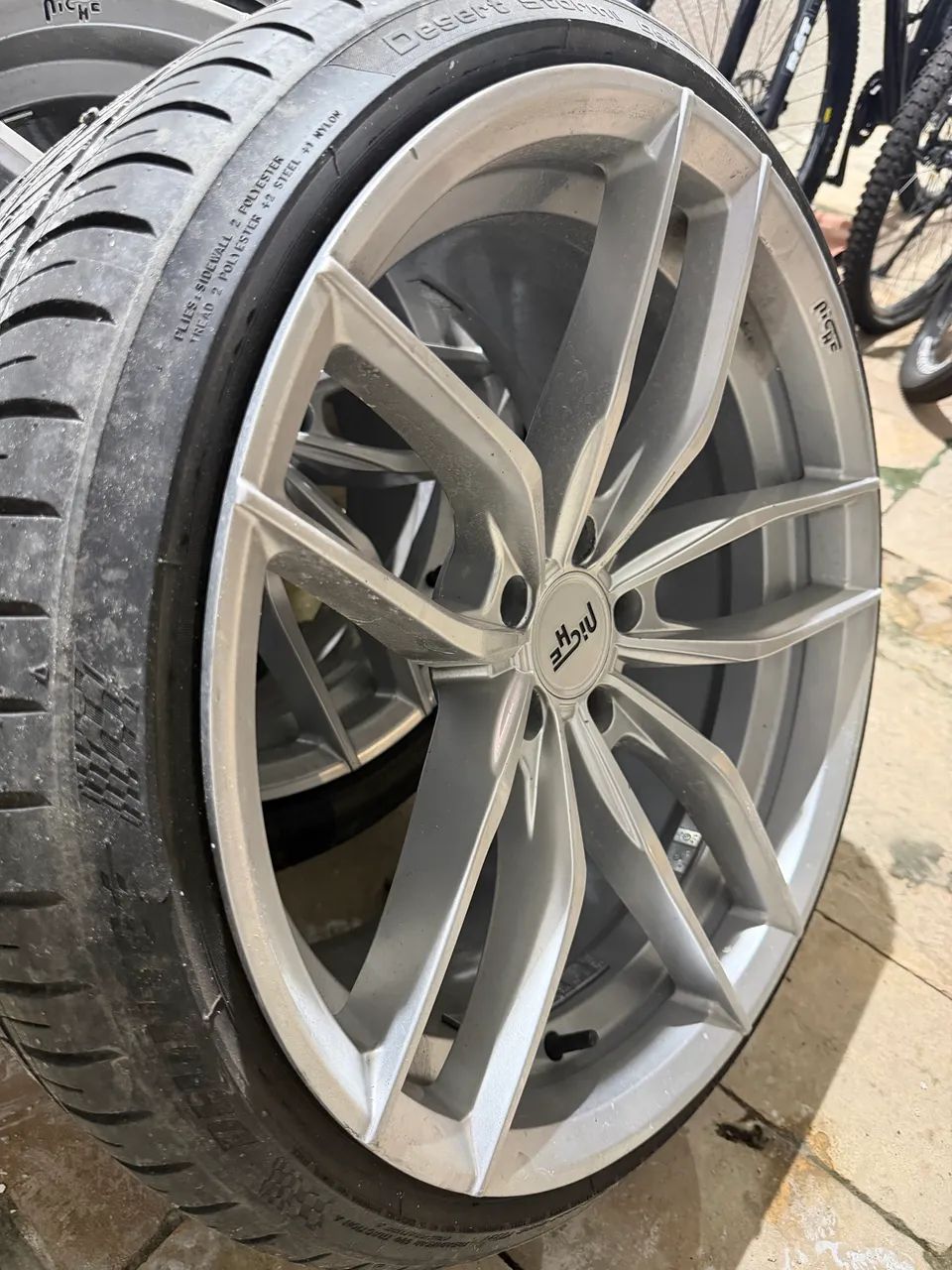 RODA ARO 20 com pneus - Foto 3