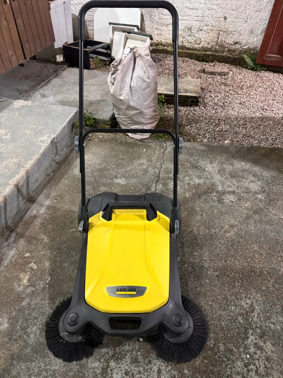 Varredeira De Piso Karcher Manual Com Recolhedor 20l S4 Twin - Foto 2