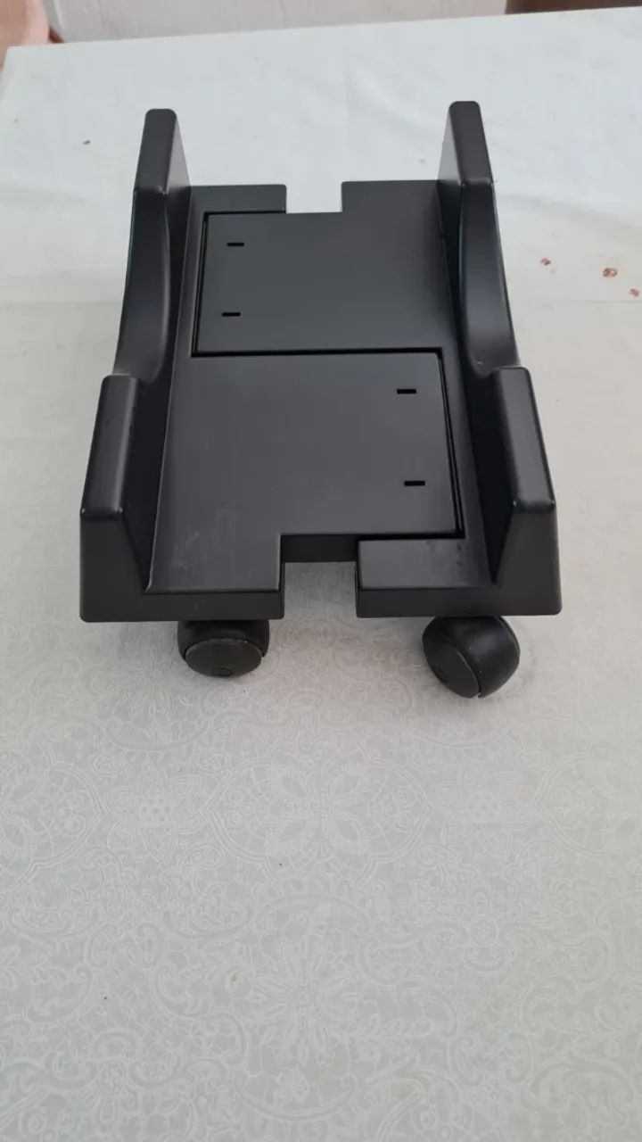 Carrinho base de CPU com rodinhas