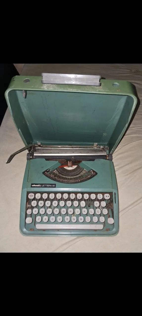 Máquina de Escrever Olivetti Lettera original com tampa (Com pequenos defeitos) - Foto 2