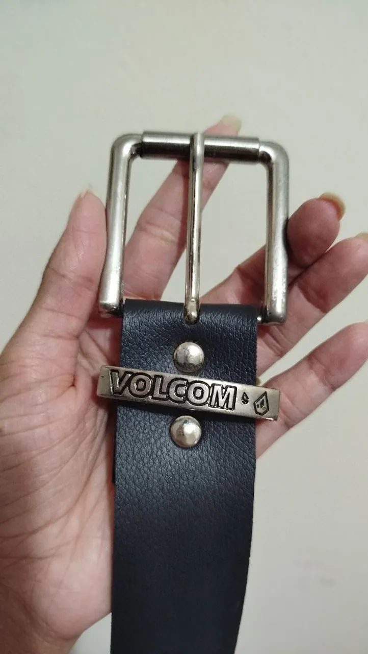 Cinto masculino preto da Volcom de couro legítimo - Foto 2
