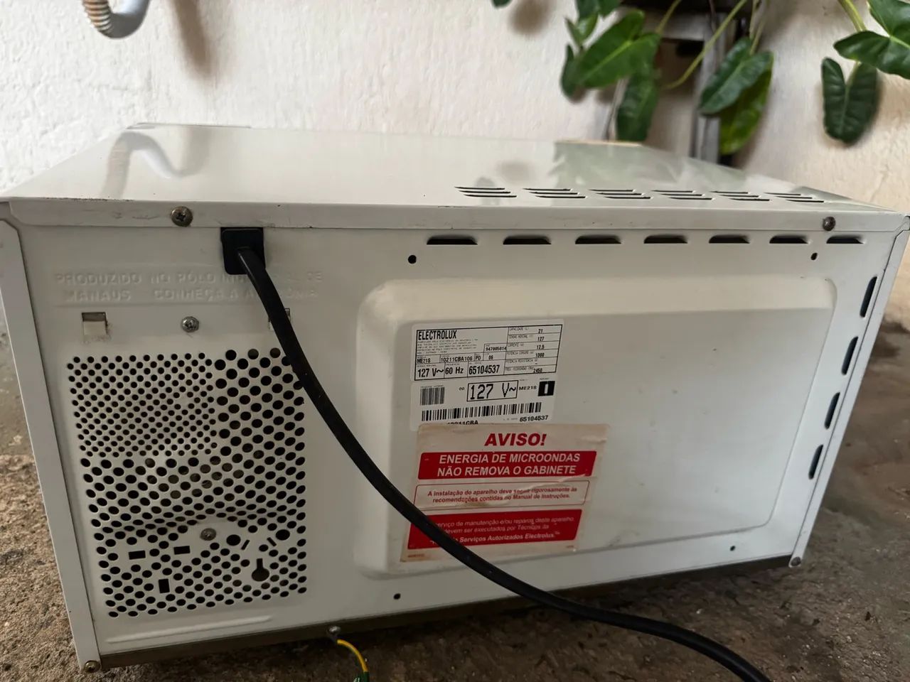 Microondas 127v Eletrolux COM PROBLEMA - Foto 2