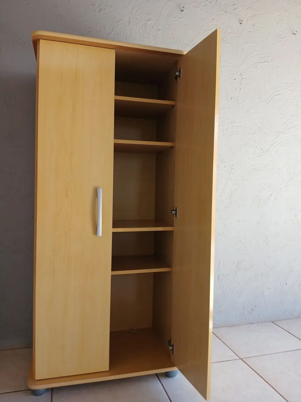 Armário guarda roupa multiuso bom estado! - Foto 2