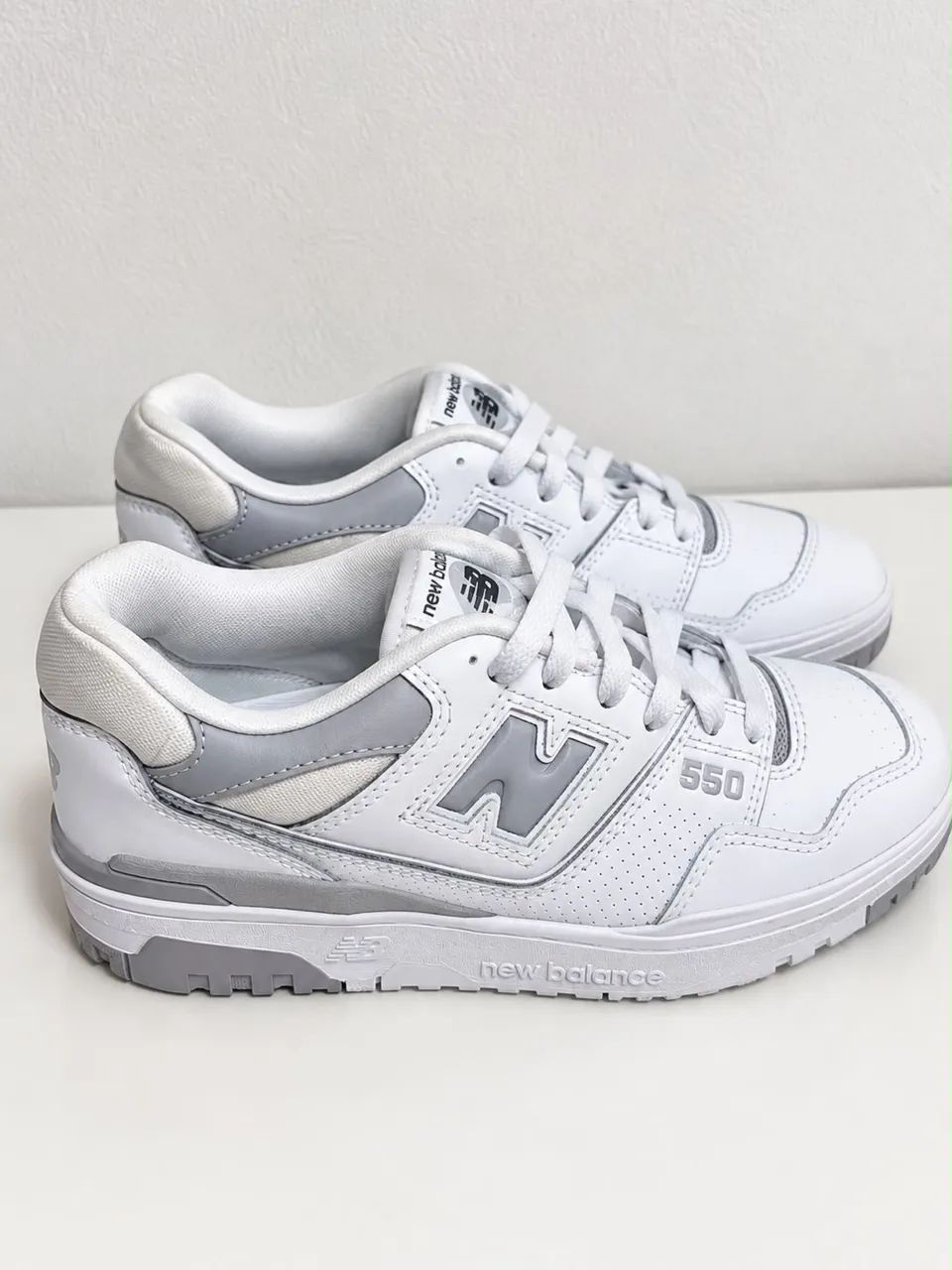 New Balance 550 branco com cinza 