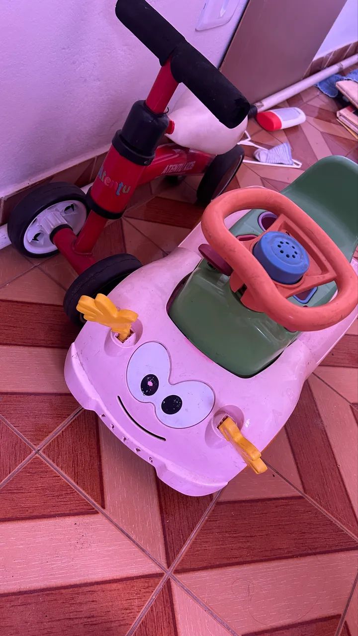 Bicicleta de equilíbrio + carrinho bebê  - Foto 2