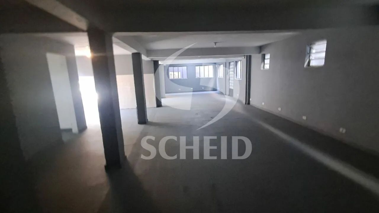 ÓTIMO SALÃO COM BANEIROS BEM LOCALIZADO